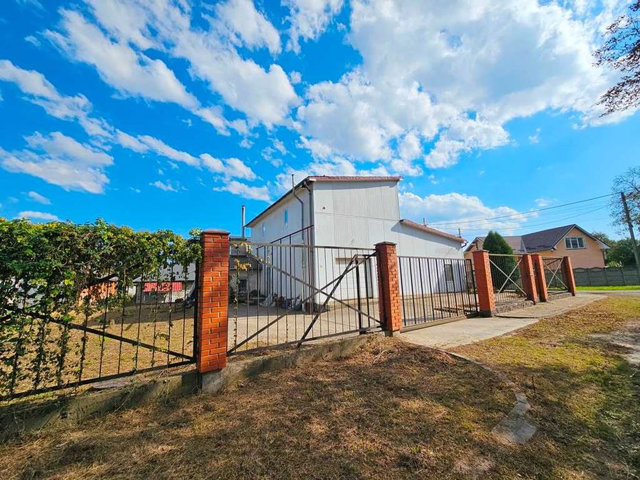 Виробничо-складське приміщення біля міжнародної автотраси Київ-Чоп...