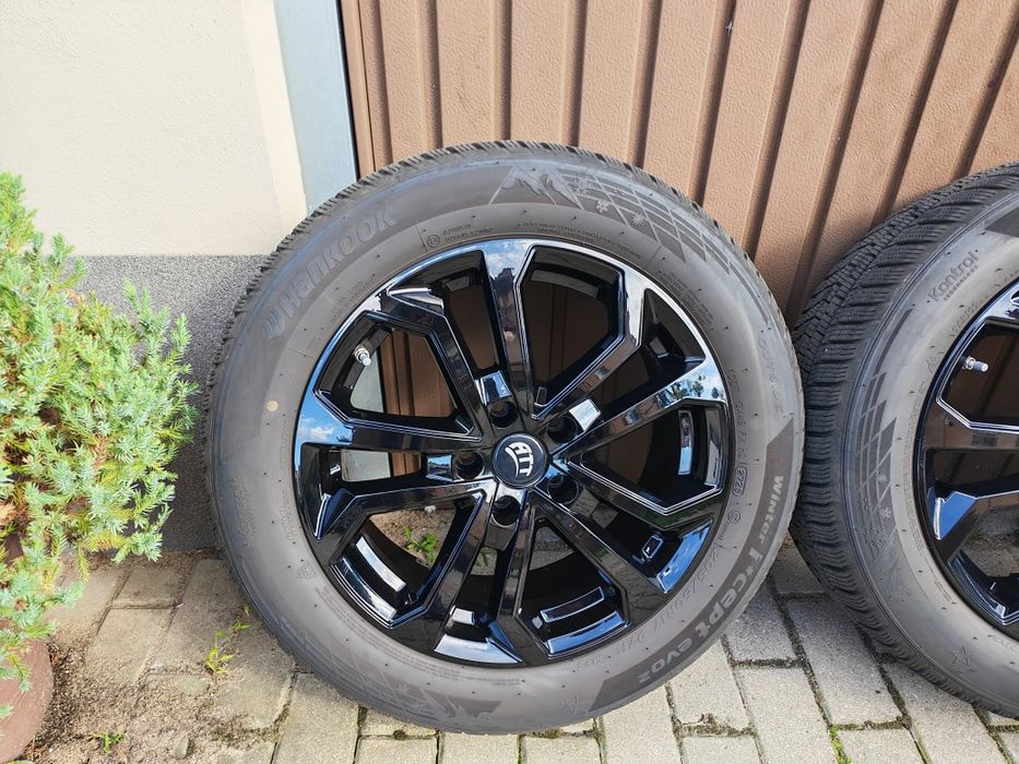 Koła zimowe 17"  205/60 R17 z czujnikami, Tivoli