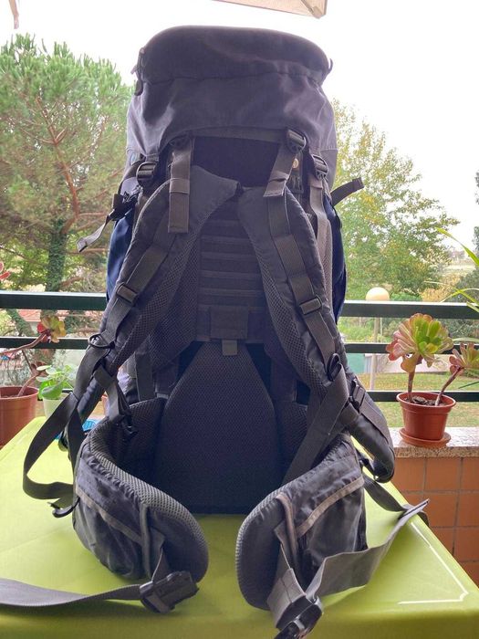 Mochila Monte Campo 80L Azul - Impermeável e em Muito Bom Estado