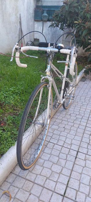 Bicicleta Peugeot  vintage mixte branco perola roda 28 
Tamanho 50