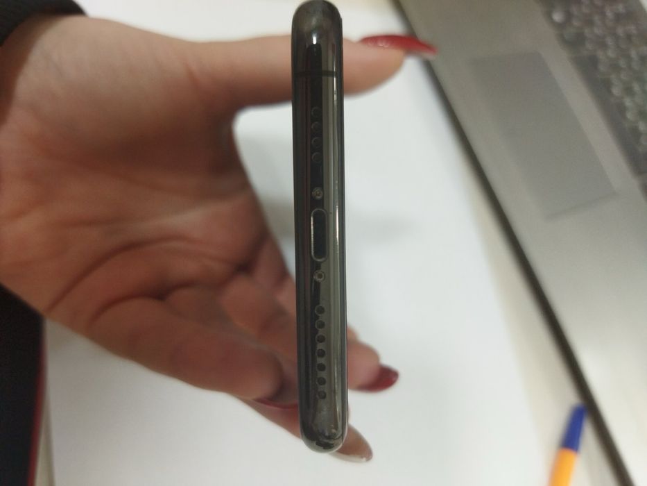 Продам Iphone 11 pro max на 256 gb