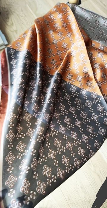 Nowa apaszka odcienia brązu czekoladowego 70 x 70  jedwab sztuczny