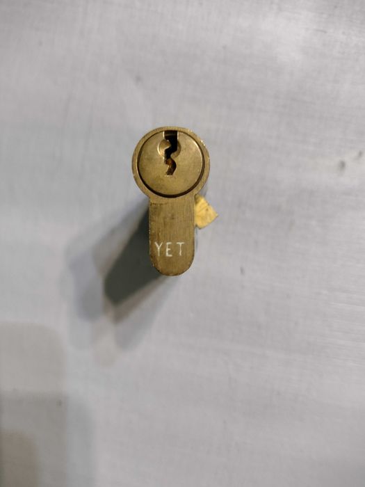 Stara wkładka do zamka drzwiowego Yeti