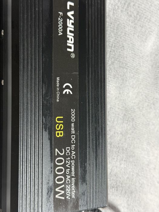 Інвертор автомобільний Lvyuan USB 12V 220V 2000W