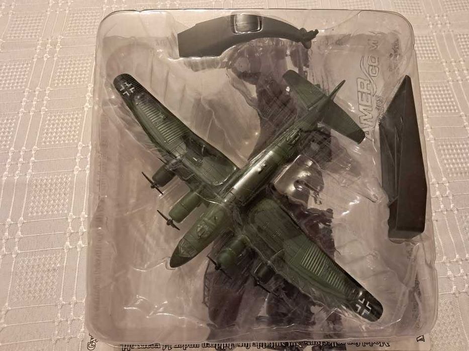 8 samolotów i śmigłowców diecast firmy AmerCom