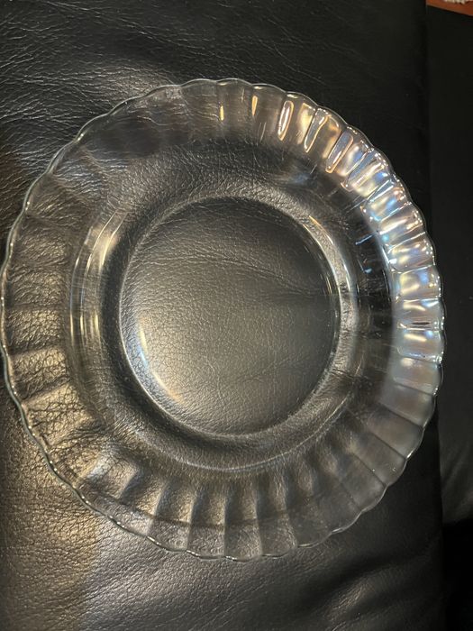Pratos em pirex transparente, de sopa , rasos e de sobremesa.