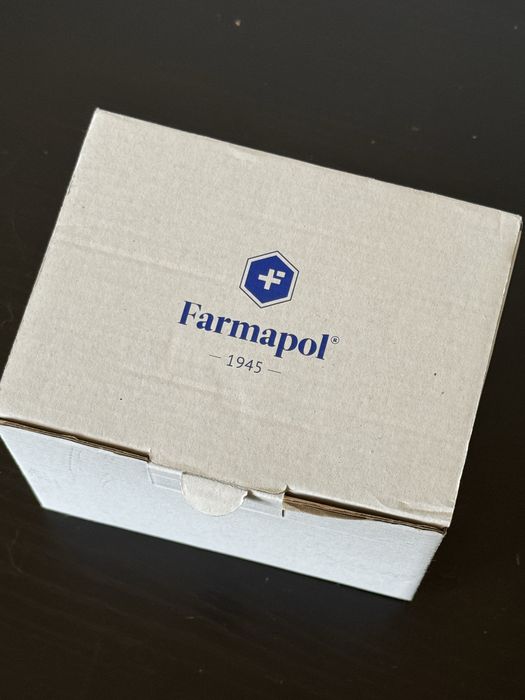 Kubek Farmapol  niebieski serduszko