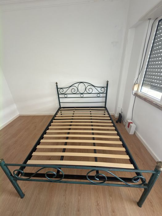 Cama casal de ferro
