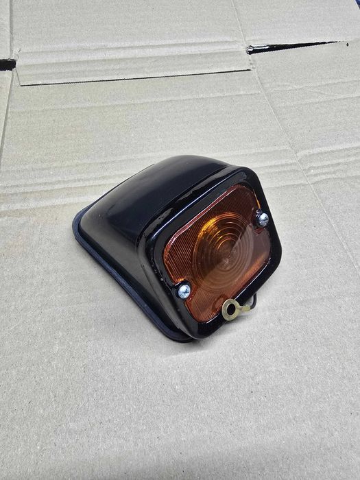 lampa do ciągnika skośna na błotnik kierunek kierunkowskaz 4011