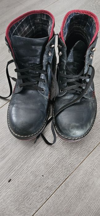 Granatowe buty za kostkę Lasocki r 41