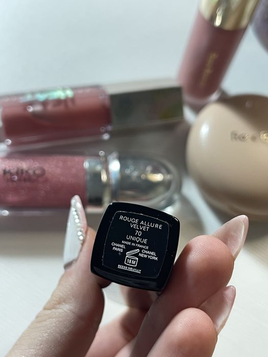 unikatowy numer! 70 Chanel Rouge Allure Velvet Matowa Pomadka