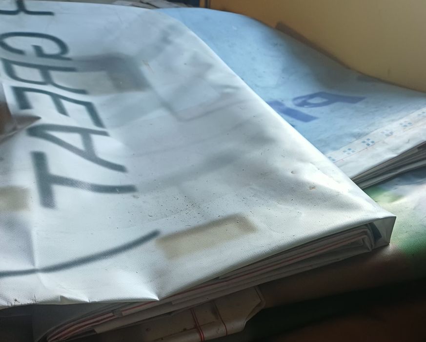 Plandeki po banerach