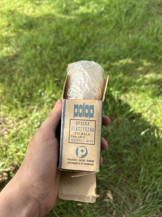 Stara Apteczka z wyposażeniem PRL