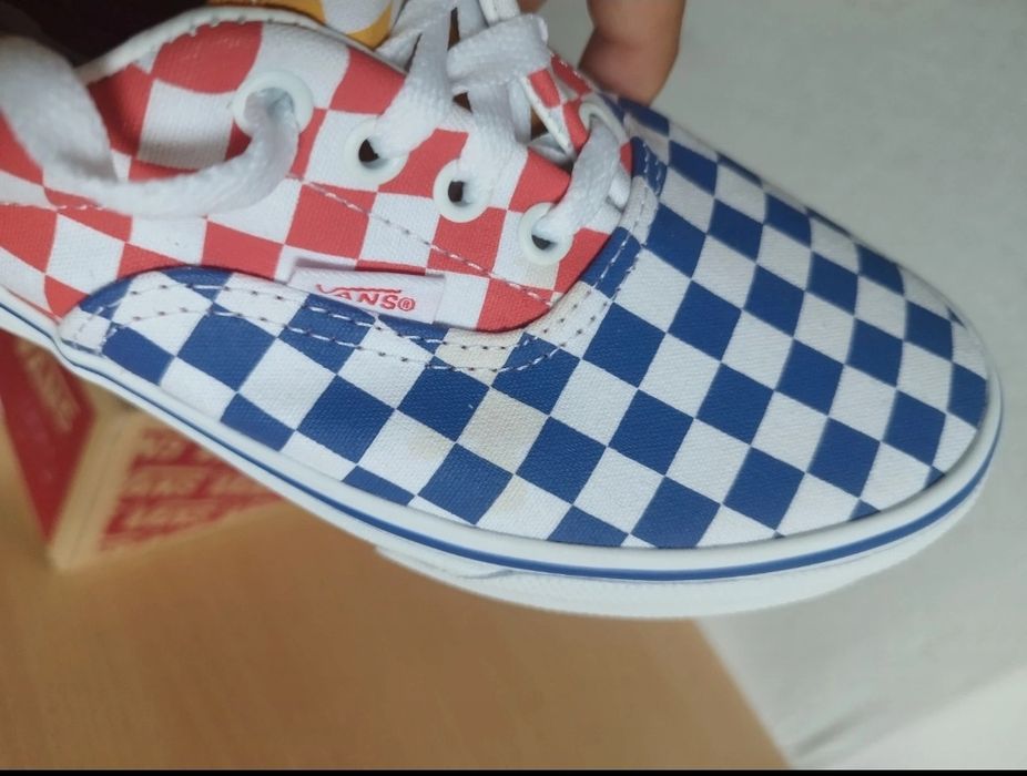 Vans Authentic tamanho 35. Novos  nunca usados, com etiqueta.