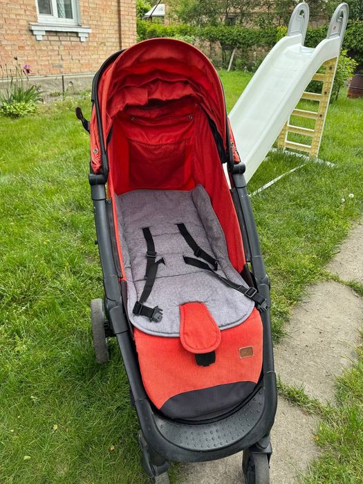 Коляска прогулянкова складна