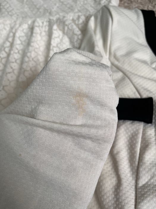 Подарую жіночий одяг