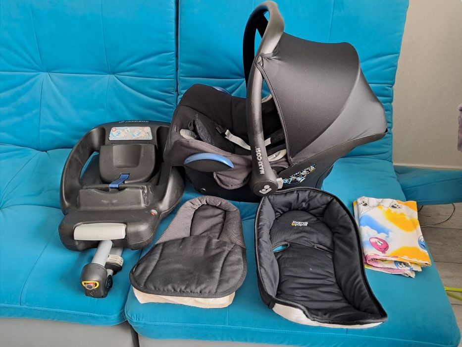 Автокрісло Maxi-Cosi CabrioFix + база + 2 вкладиші + 2 пелюшки