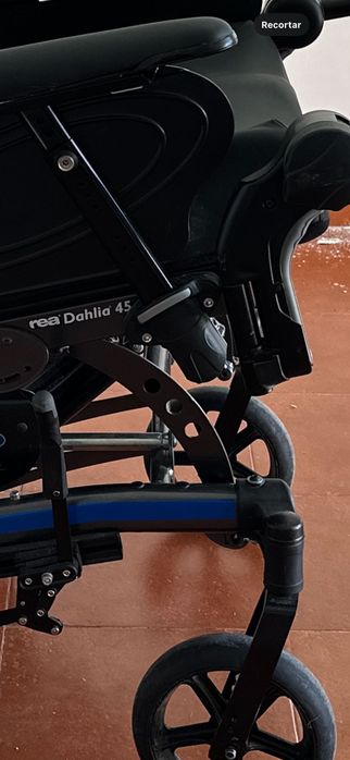 2 Cadeiras de rodas REA DAHLIA45 usadas por 6 meses