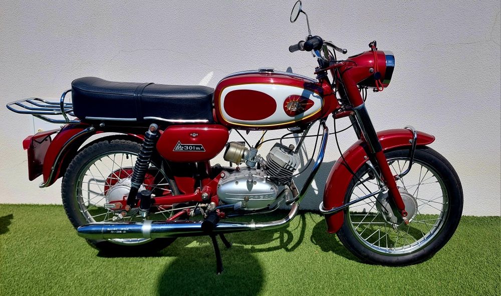 Motorizada Casal 301M restaurada