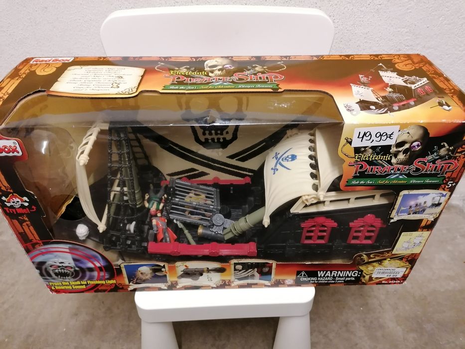 Barco Pirata, como novo, barato!