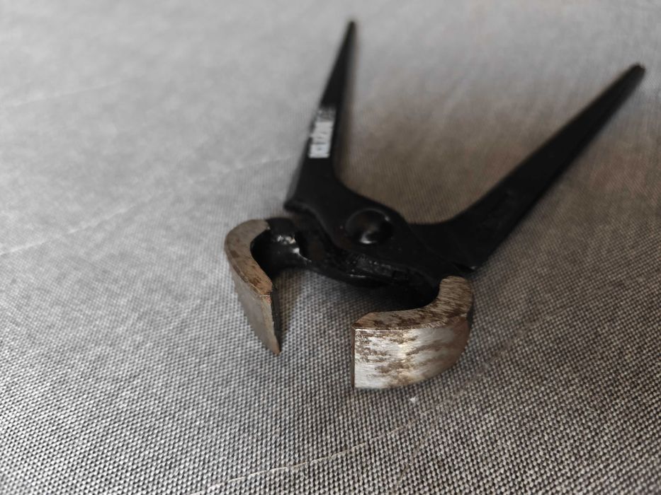 Obcęgi do gwoździ 160 mm lakierowane Kuźnia