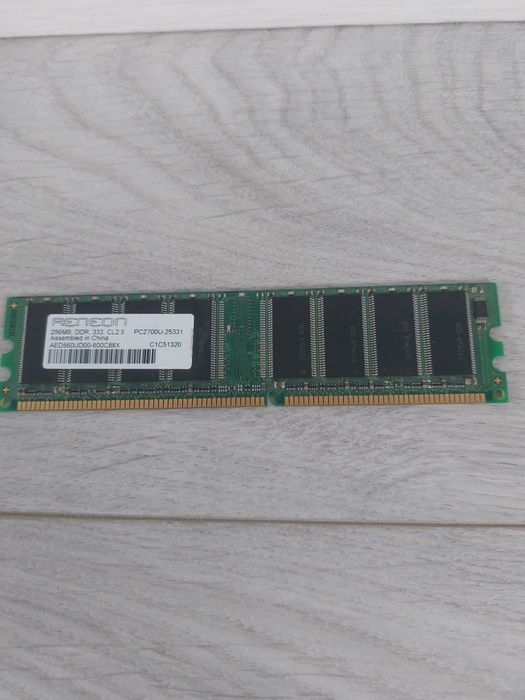 Módulo de Memória RAM Renice DDR-333 (PC2700U) de 256MB