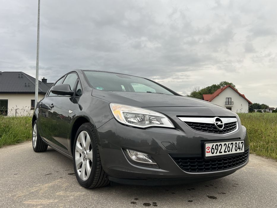 Opel Astra J 1.3 diesel 2012 rok klima