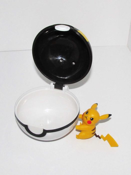 Pokemon ClipnGo Pikachu + Ultra ball