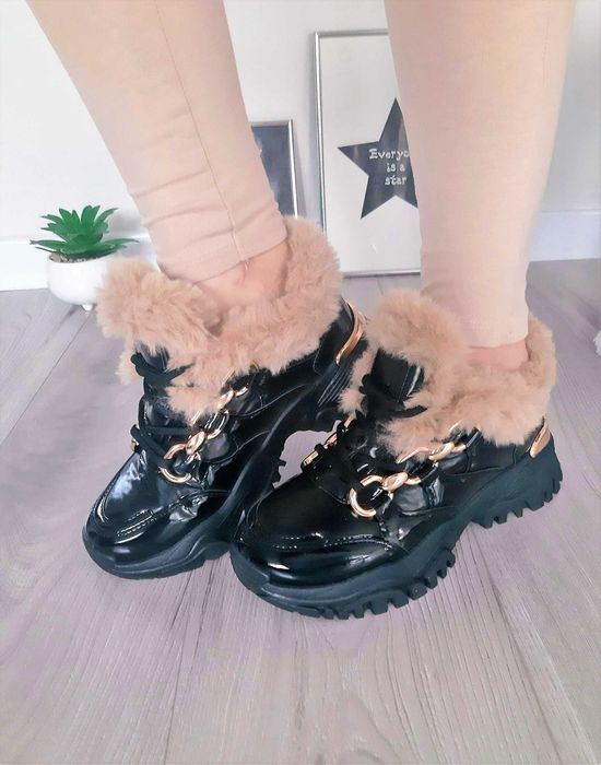 Adidasy czarne lakierowane z futerkiem 36 - 23 cm