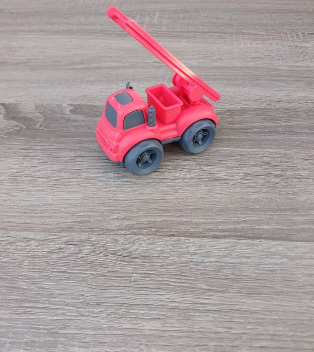 Нова пожежна машинка