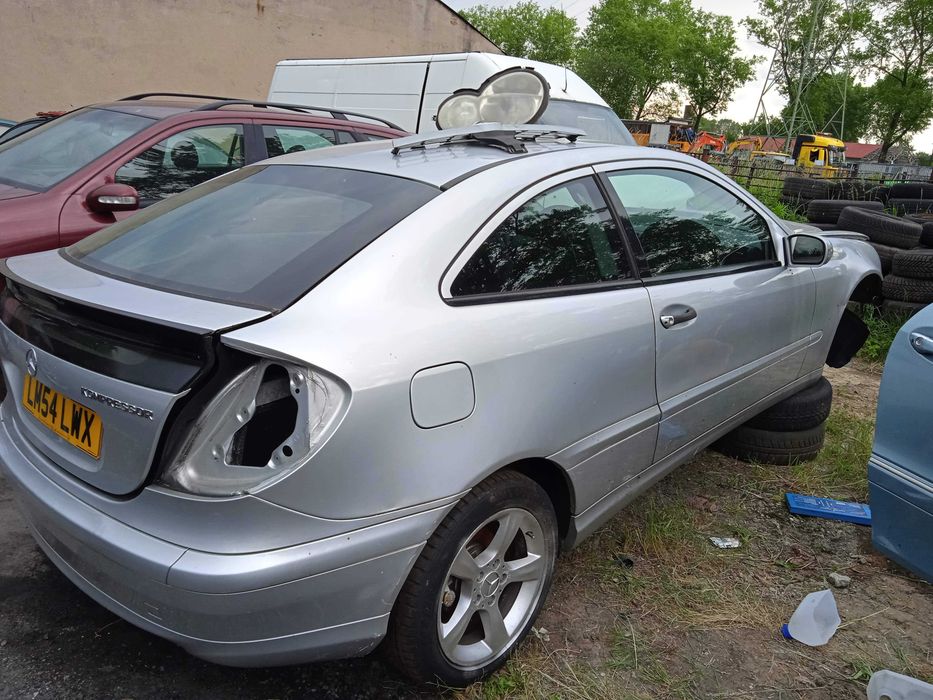 Mercedes W 203 coupe zderzak tył