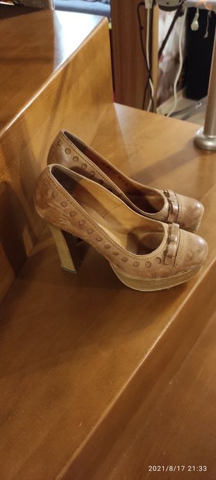 Buty na obcasie Szydłowski