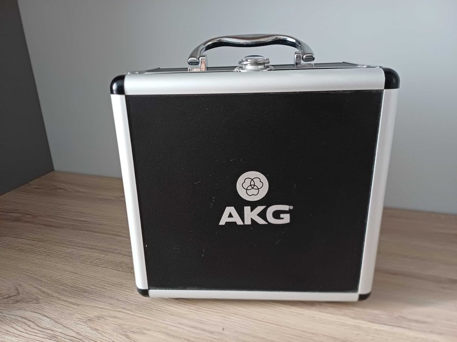 Мікрофон конденсаторний AKG P220