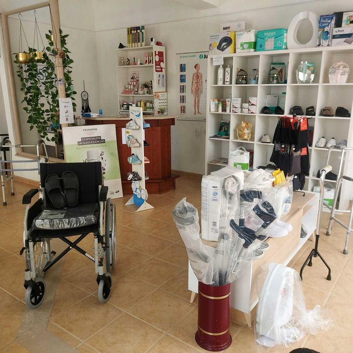 Trespasse de gabinete de podologia com carteira de clientes.