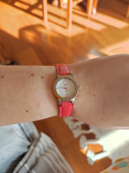 Relógio Casio Vermelho Pequeno