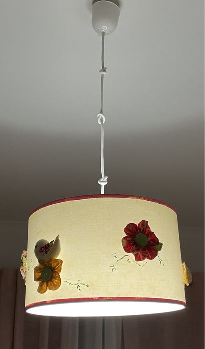 Edredão (cama criança) + Almofadas + Cortinados + Candeeiro