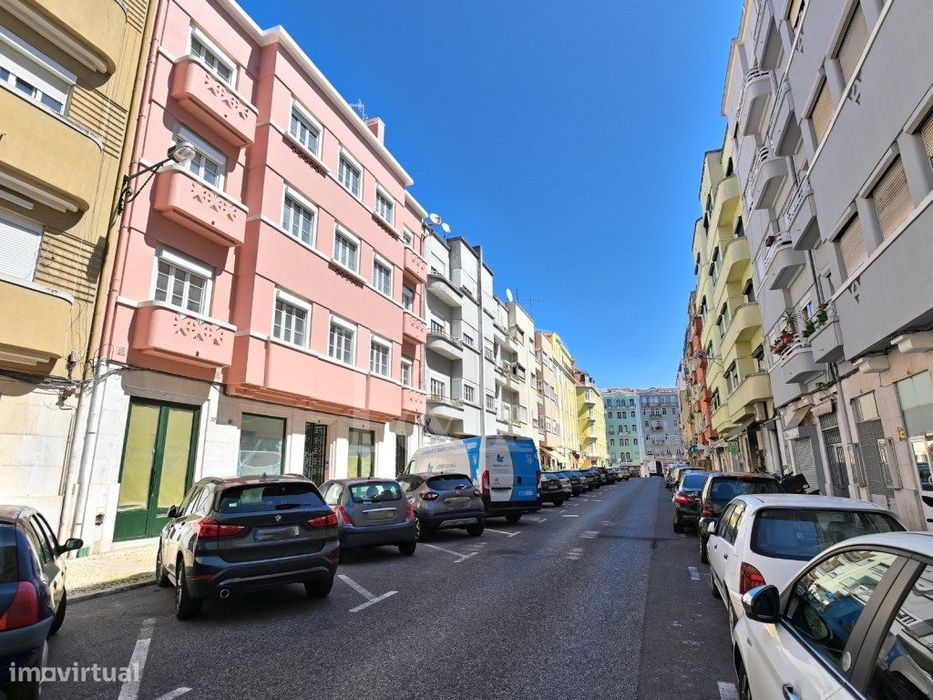 Apartamento T0 com terraço, em Arroios, Lisboa
