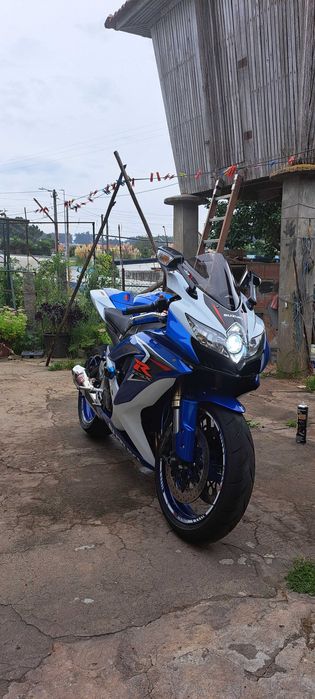 Vendo ou troco Suzuki GSXR 600 K8