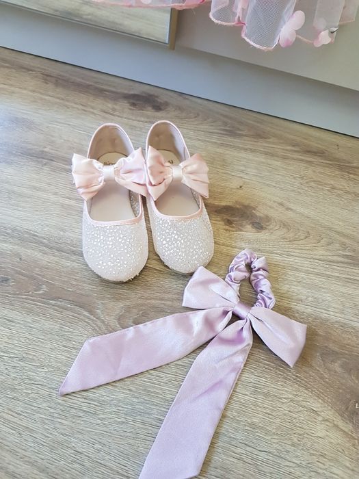 Sukieneczka Reserved 134-140 buty i gumka