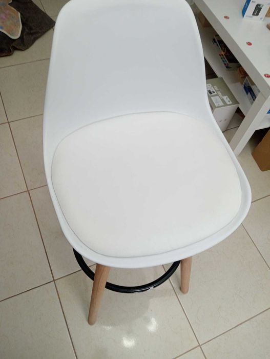 Banco de Cozinha/Bar 70cm - Suporta 120kg - Almofada Fixa - NOVO