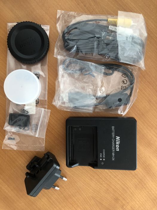 Nikon D3200 + cartao memoria + bolsa LOWEPRO + protetor lente