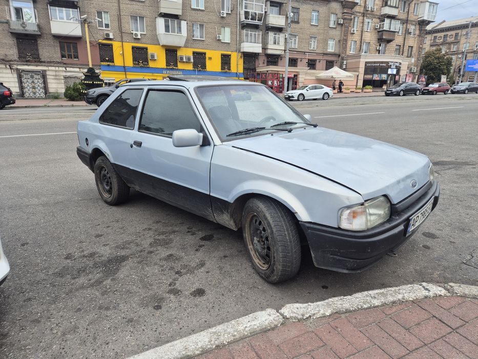 Продам Ford Escort
