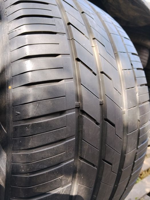 Hankook 305 40 r20 2шт шини bmw х5 літні б'у з Європи