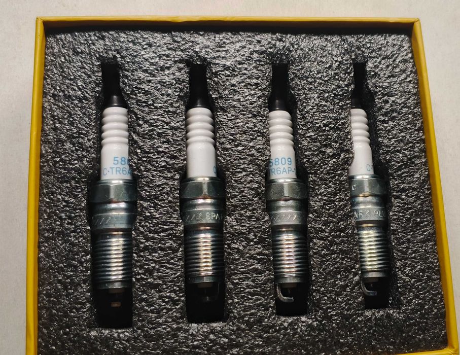 Sprzedam świece zapłonowe irydowe