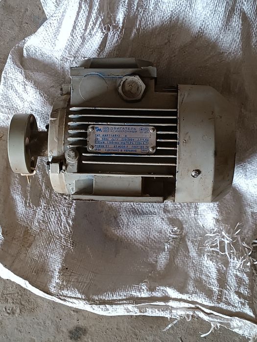 Двигуни асінхронний АИР71А4У2