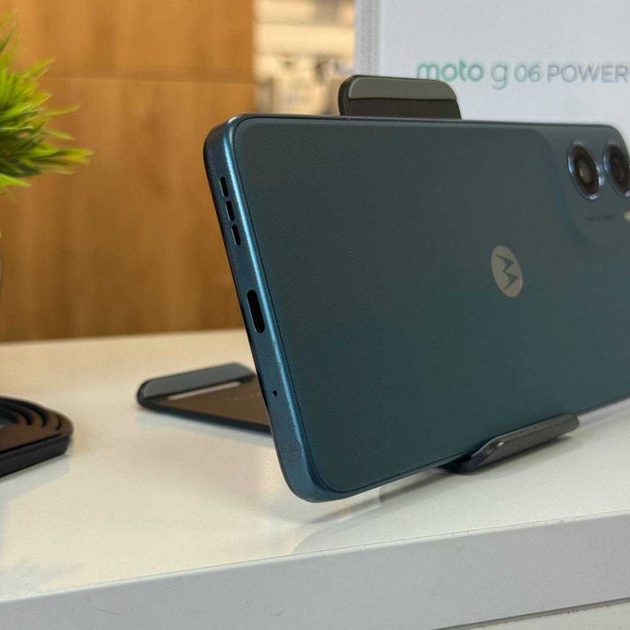 НОВИЙ Смартфон Motorola Moto G06 Power 4/256GB NFC 7000mA Tapestry