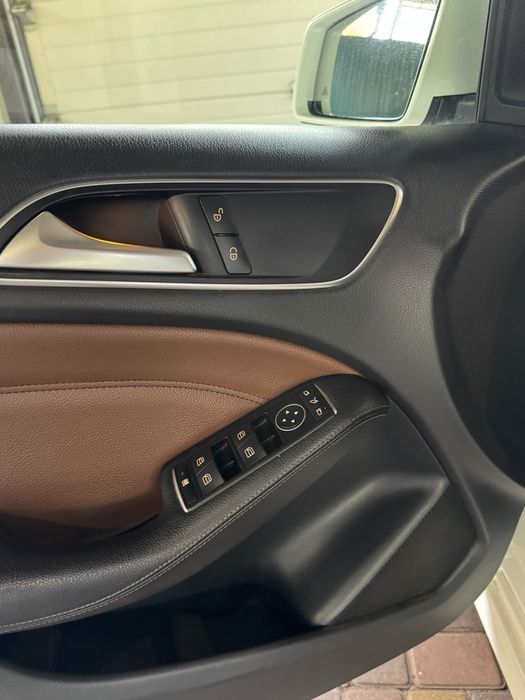 Mercedes-Benz B 250E