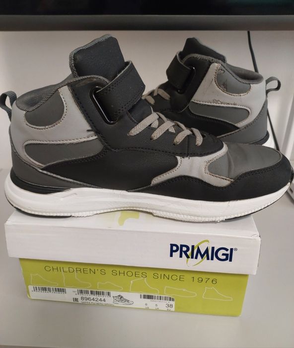 Кросівки підлітку Primigi  38