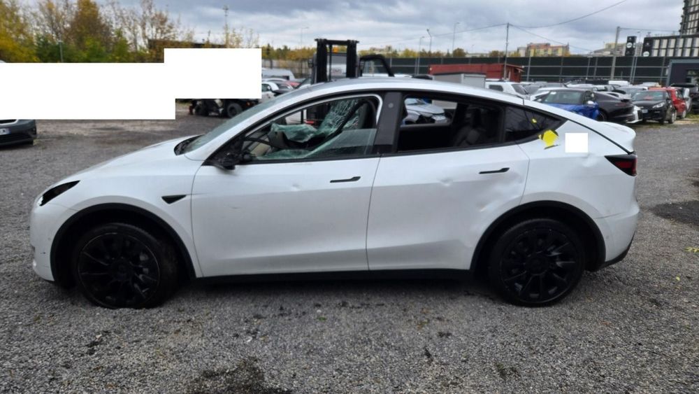 Tesla Y