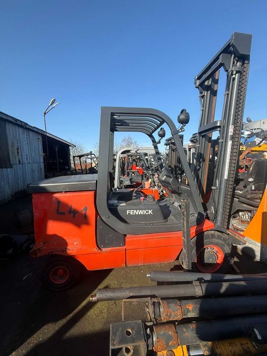 części wózek widłowy elektryczny LINDE E40 E50 388 seria rozdzielacz